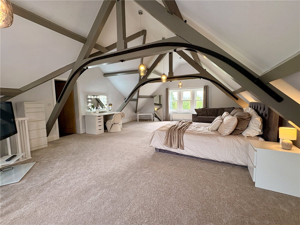 7 bedroom House, Layton Lane, Rawdon, LS19 - Available, Image 3