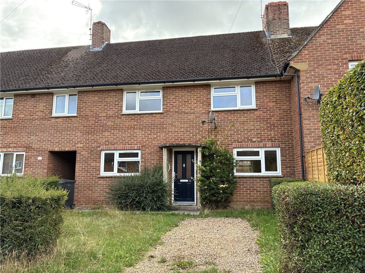 3 bedroom House, Castle Road, Great Bedwyn, SN8 - Available
