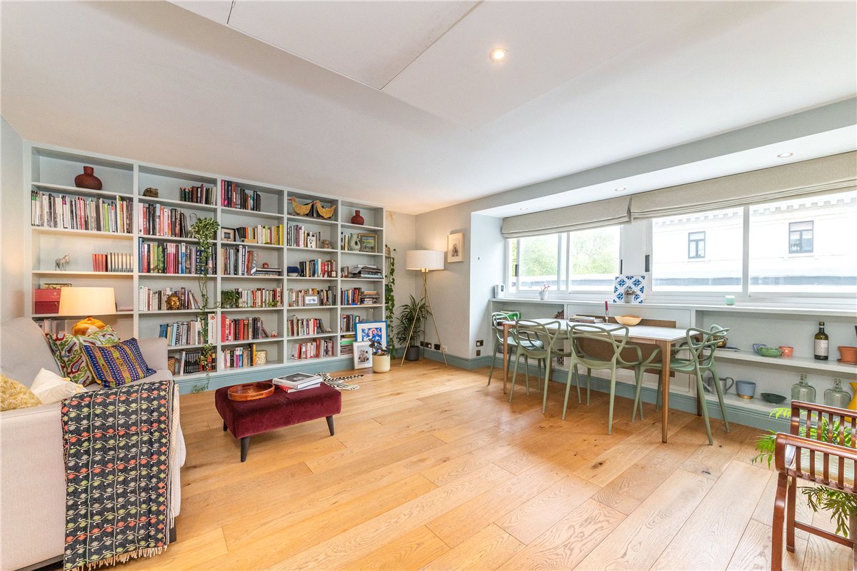 2 bedroom Flat, Ennismore Gardens, London, SW7 - Available