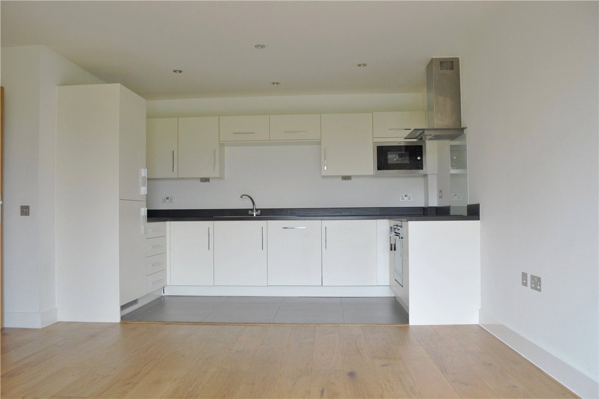 2 bedroom Flat, Park Way, Newbury, RG14 - Let Agreed, Image 3