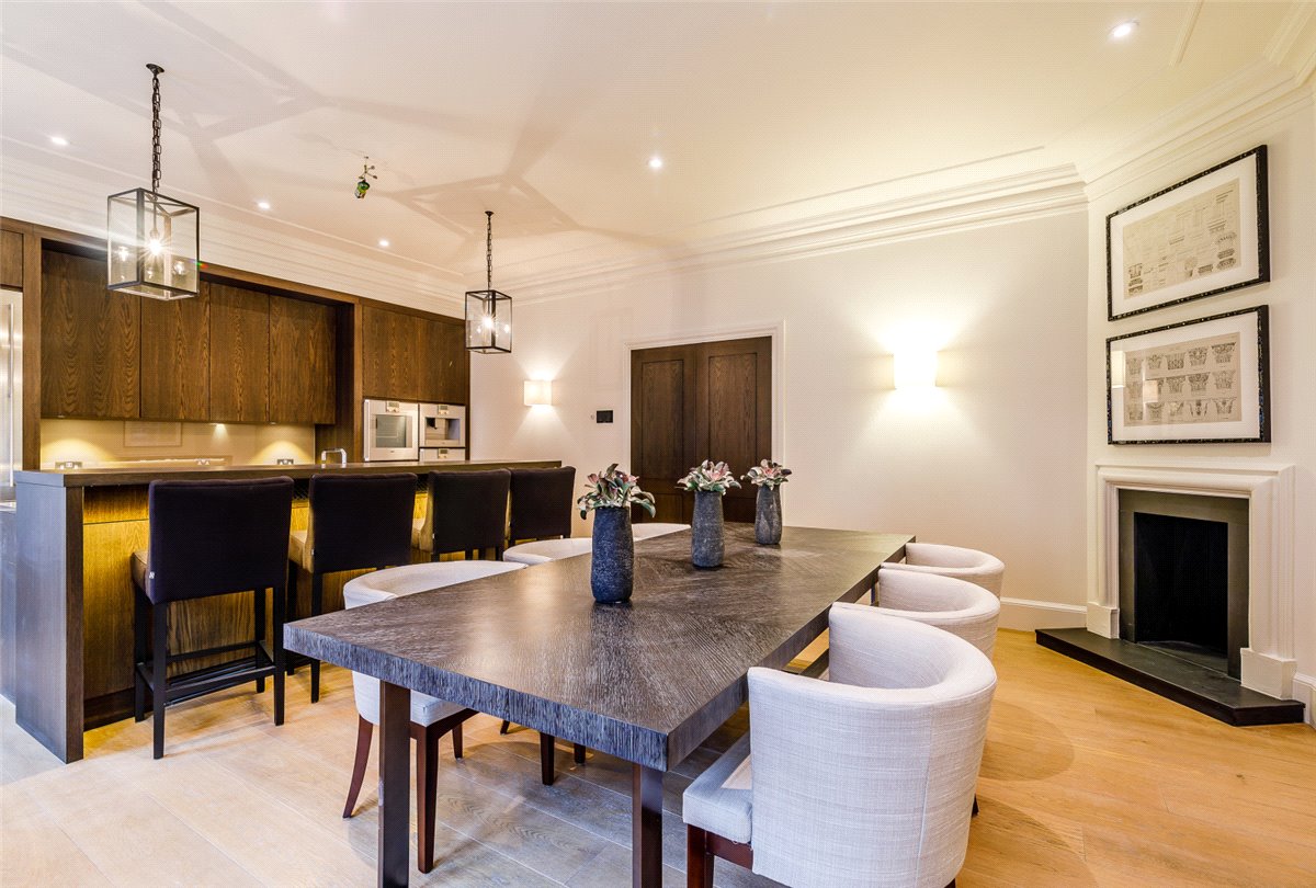 3 bedroom Flat, Duke Street, Mayfair, W1K - Available, Image 13