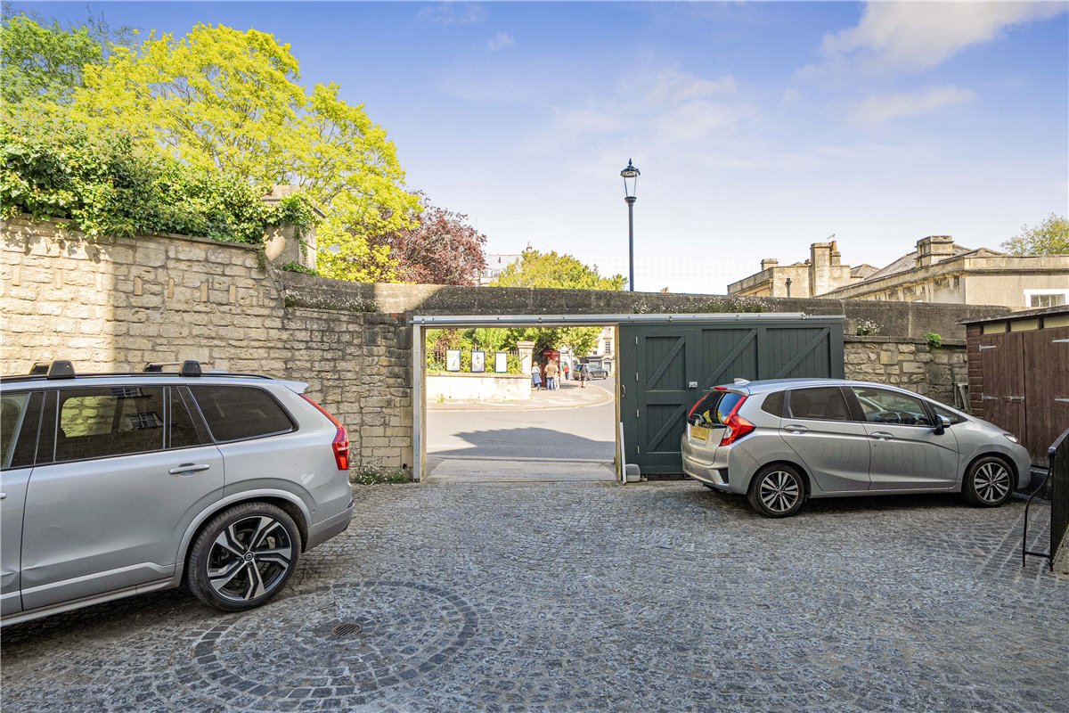 5 bedroom House, Queens Parade, Bath, BA1 - Available, Image 2