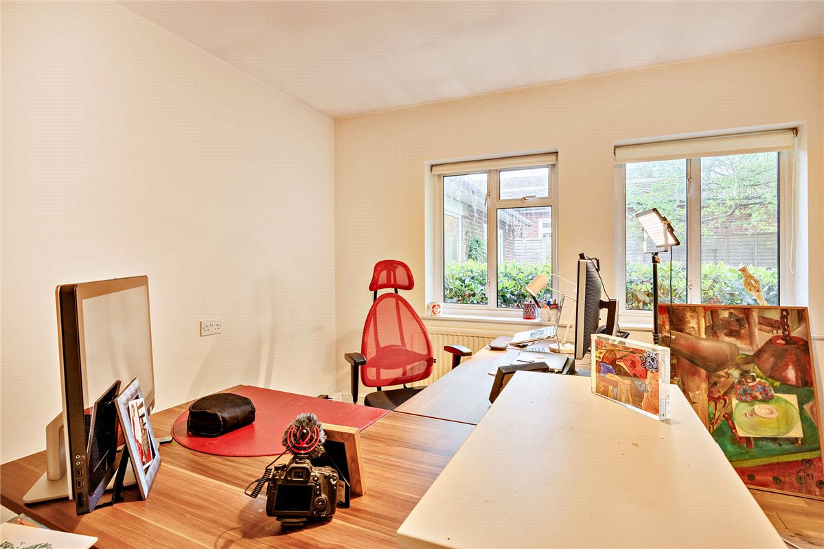 5 bedroom House, Andover Road, Newbury, RG14 - Available, Image 26