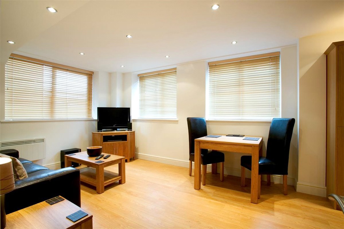 1 bedroom Flat, Carnegie Road, Newbury, RG14 - , Image 3