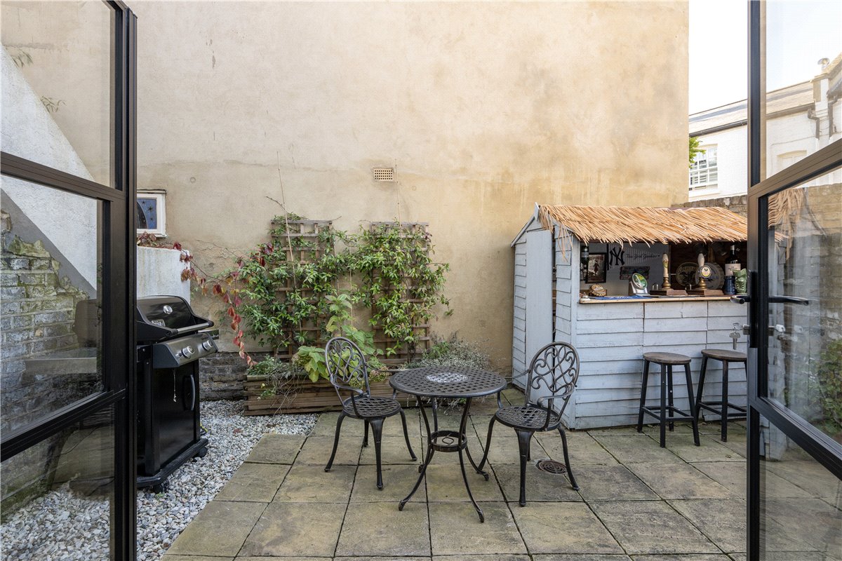 2 bedroom Flat, Foxmore Street, London, SW11 - Sold, Image 10