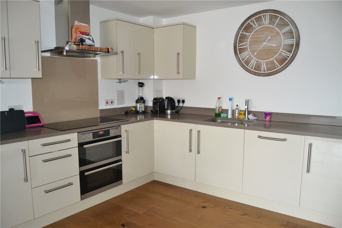 2 bedroom Flat, Racecourse Road, Newbury, RG14 - , Image 1