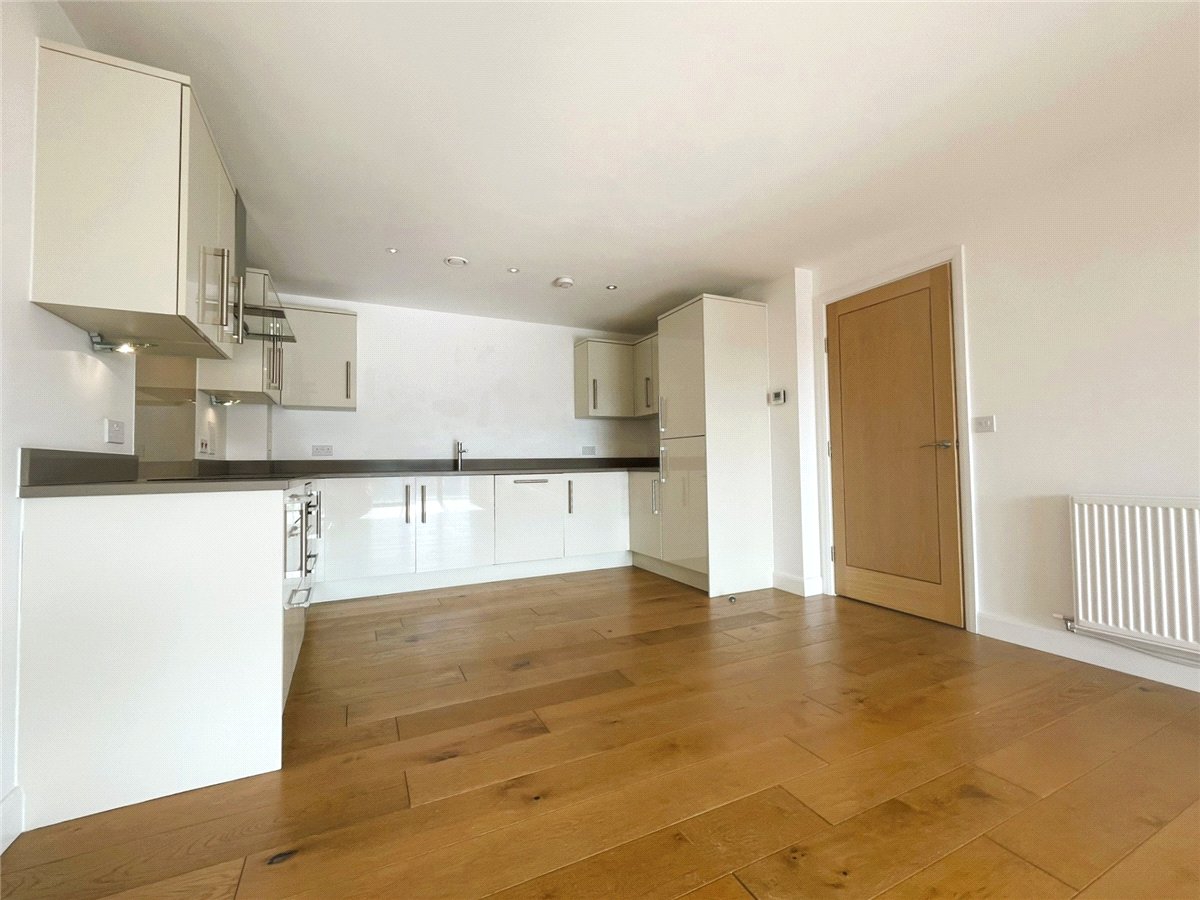 2 bedroom Flat, Racecourse Road, Newbury, RG14 - , Image 1