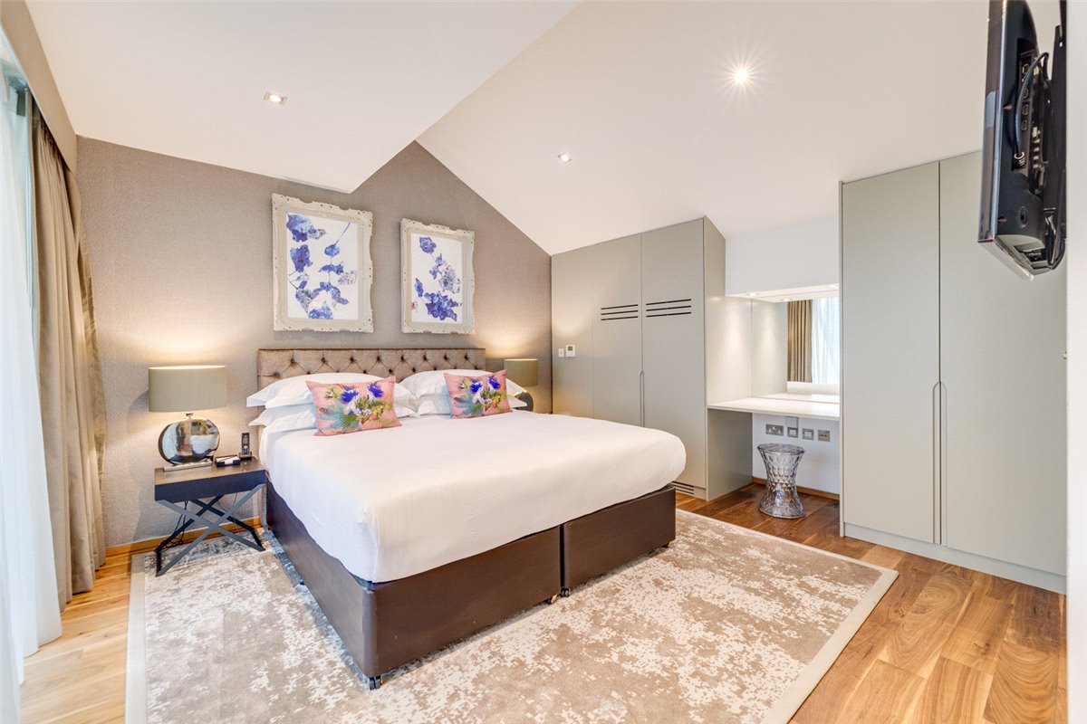 4 bedroom House, Cheval Place, Knightsbridge, SW7 - Available, Image 14