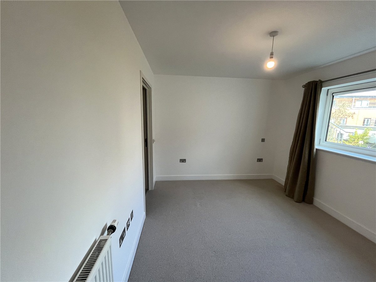 2 bedroom Flat, Park Way, Newbury, RG14 - Let Agreed, Image 4