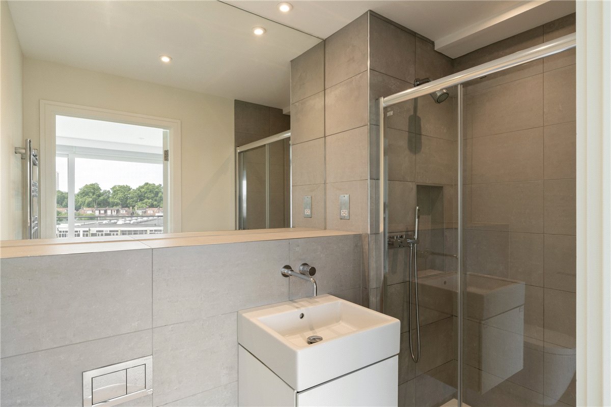 3 bedroom Flat, Broomhouse Lane, London, SW6 - Available, Image 7