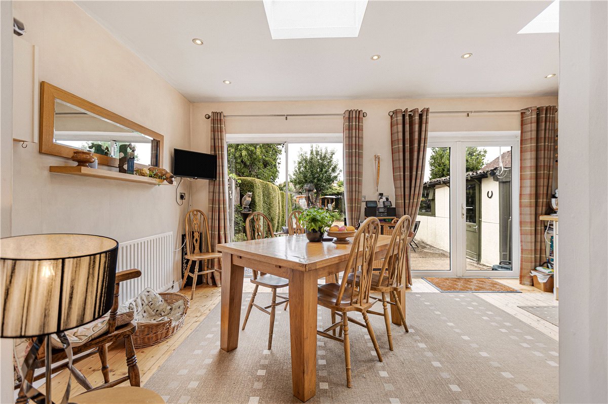 4 bedroom House, The Garth, Yarnton, OX5 - Available, Image 3