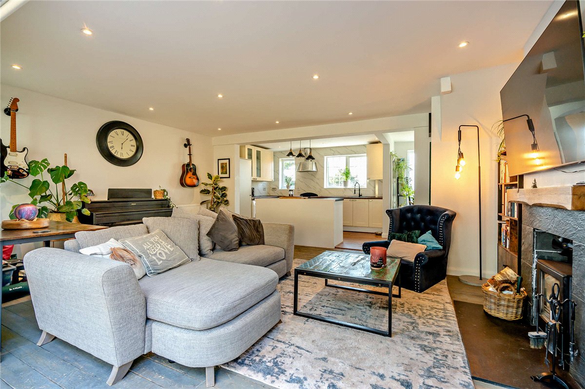 3 bedroom House, Anchor Road, Kingsclere, RG20 - Available, Image 7