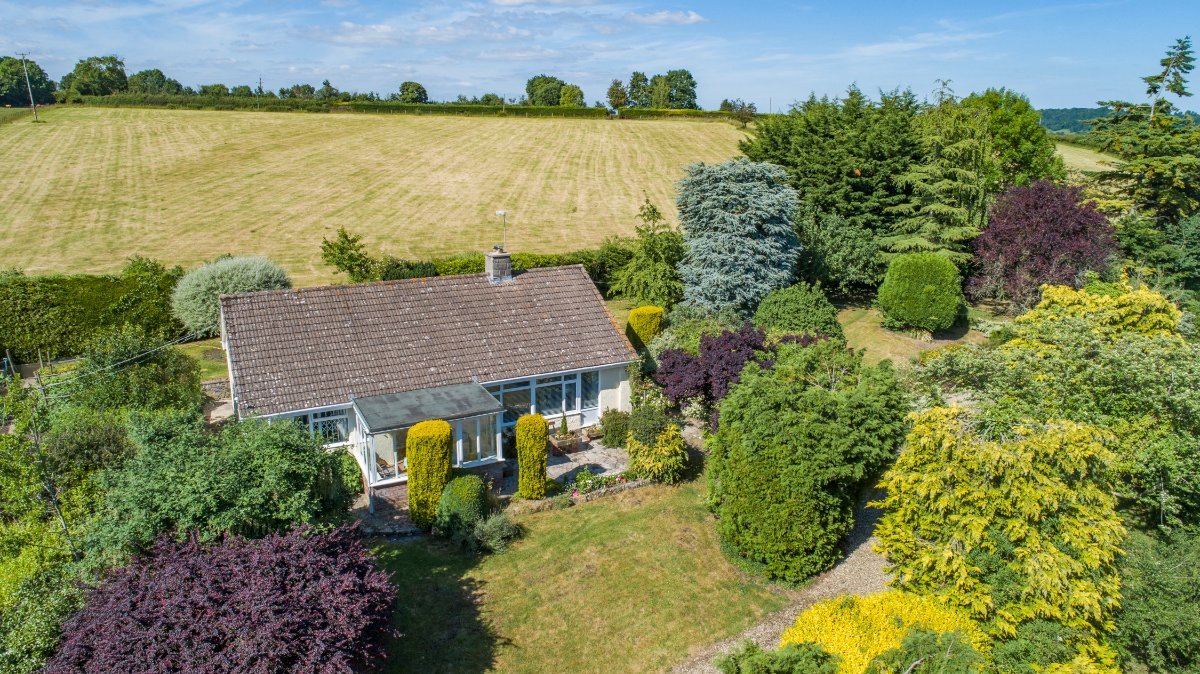 3 bedroom Bungalow, Strangways Farm, West Hatch, TA3 - Sold