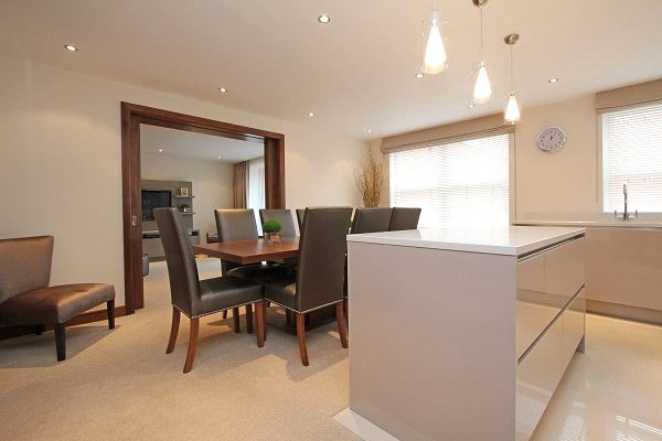 2 bedroom Flat, Kingston House South, Ennismore Gardens, SW7 - Available, Image 1