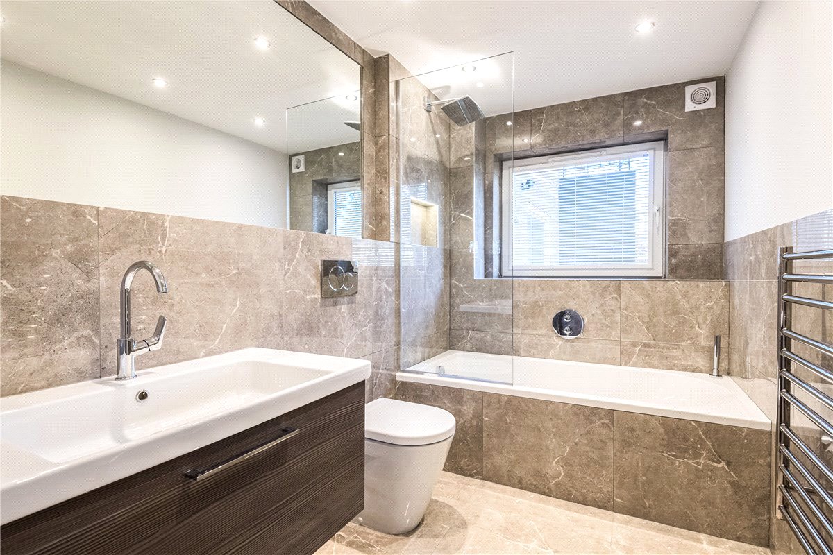 3 bedroom Flat, Esplanade Court, 2 St. Marys Walk, HG2 - Available, Image 11