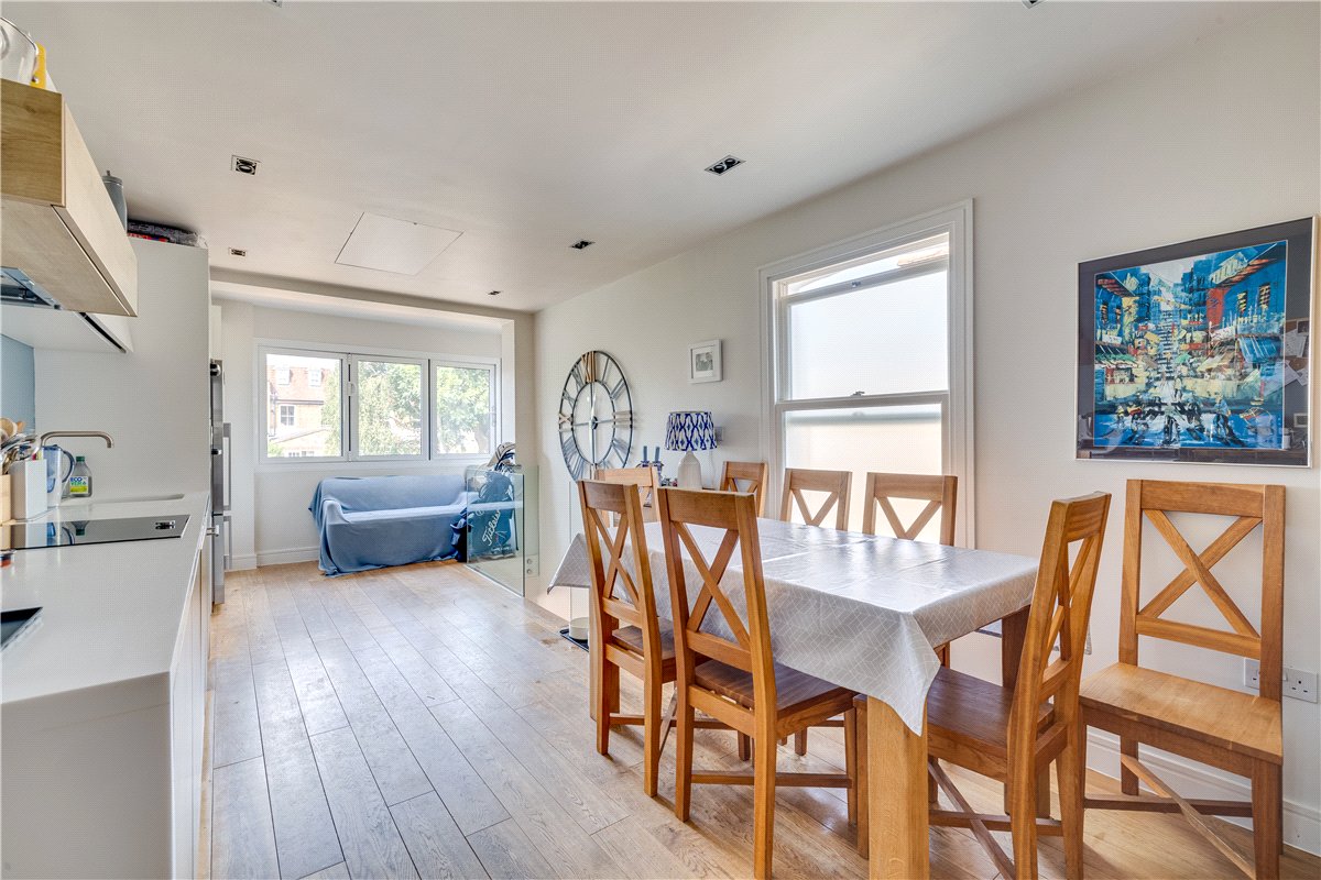 3 bedroom Maisonette, Balvernie Grove, London, SW18 - Available, Image 4