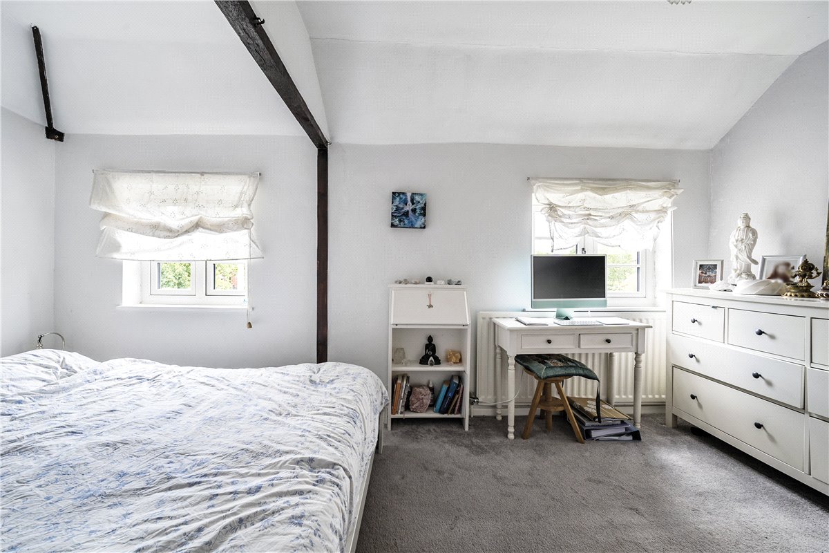 2 bedroom House, High Street, Manton, SN8 - Sold, Image 6