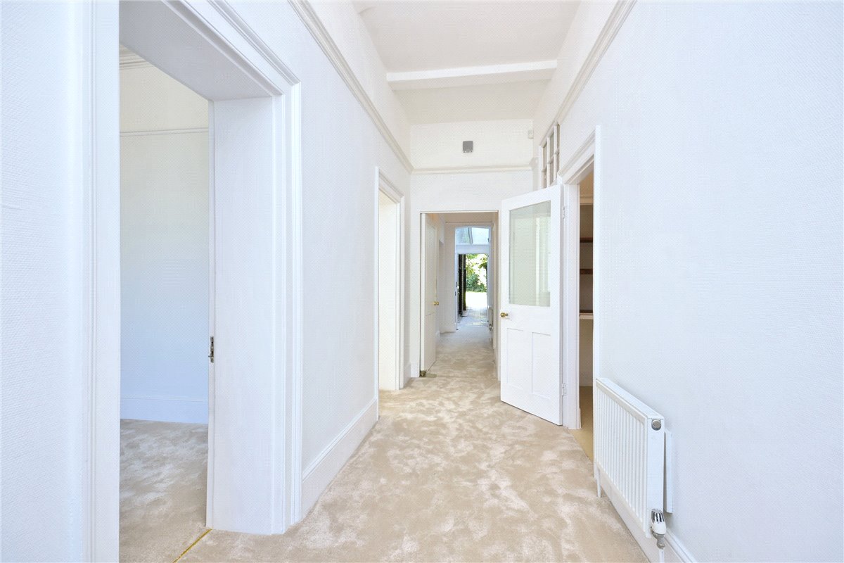 2 bedroom Flat, Kew Green, Richmond, TW9 - Let Agreed, Image 2