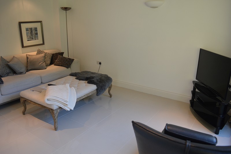 3 bedroom Flat, Brockham End Mews, Lansdown, BA1 - Available, Image 4