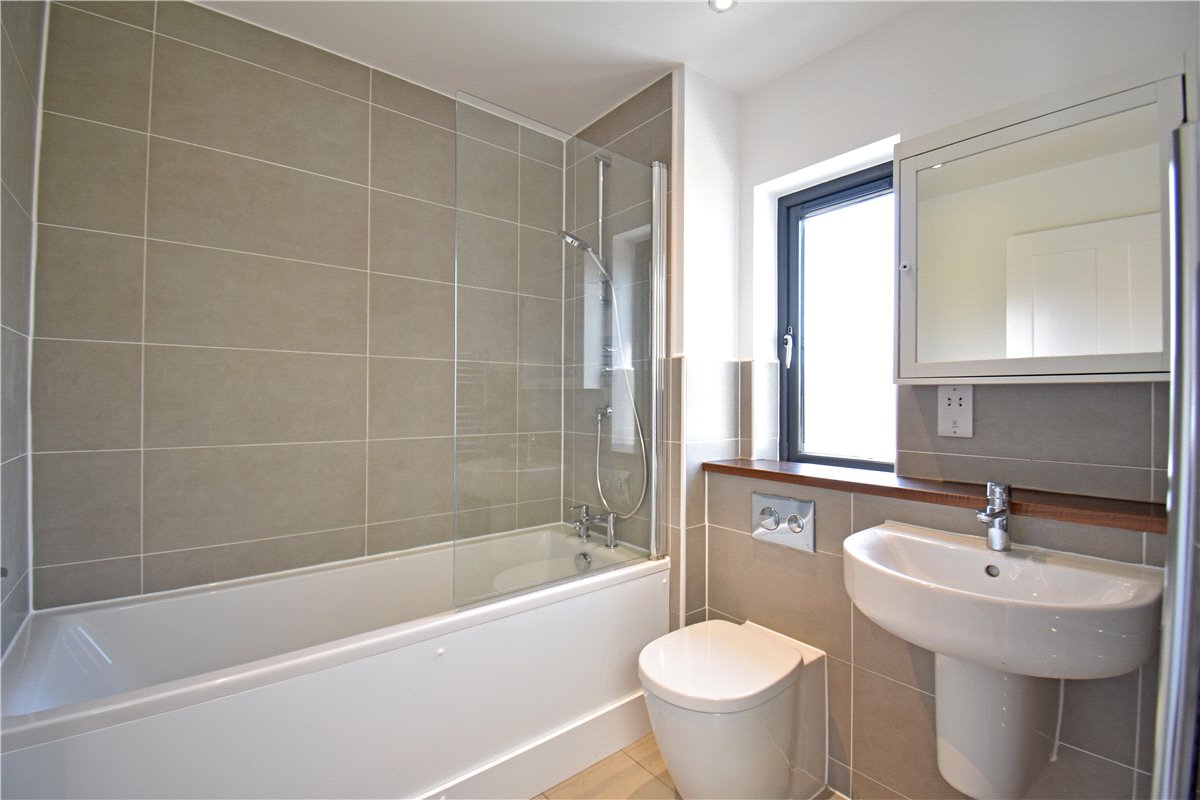 3 bedroom House, Swallow Gardens, Chesterton, CB4 - , Image 7