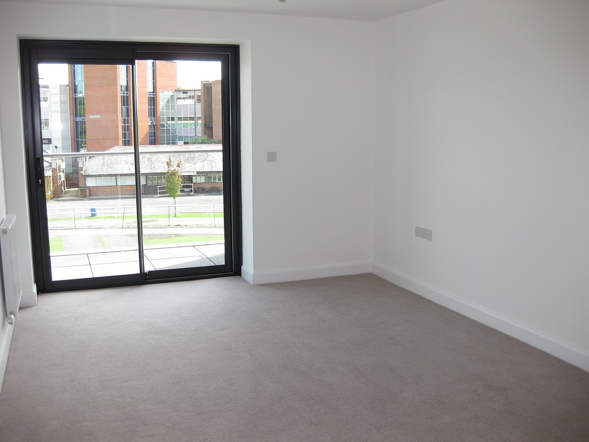 2 bedroom Flat, Racecourse Road, Newbury, RG14 - Let Agreed, Image 6