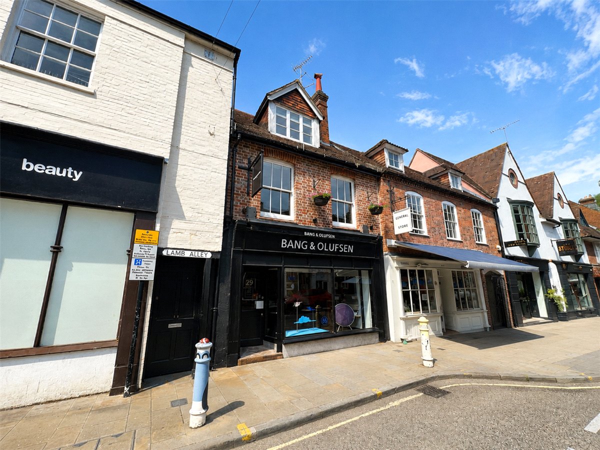 2 bedroom Flat, The Square, Winchester, SO23 - Available