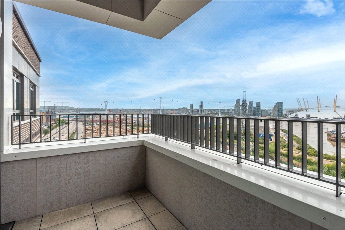 3 bedroom Flat, Heartwell Avenue, London, E16 - Let Agreed, Image 2