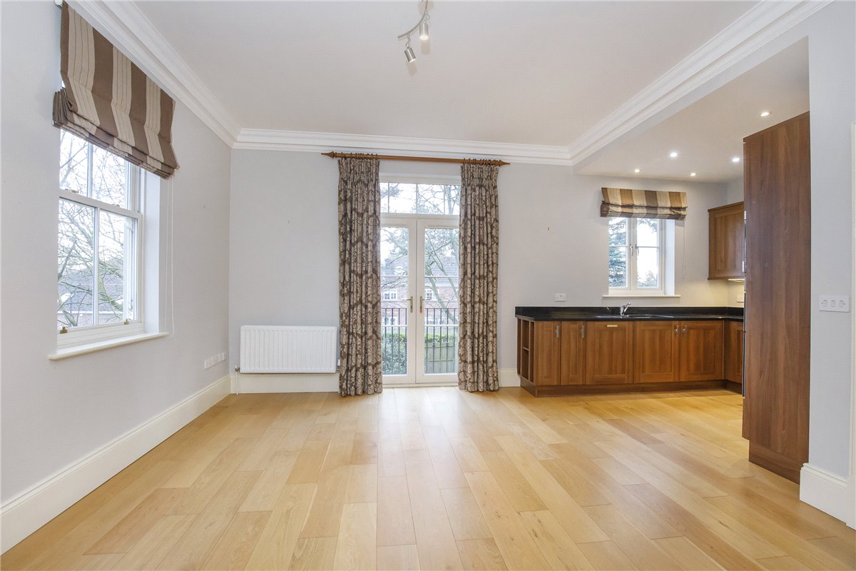 4 bedroom House, The Square, Dringhouses, YO24 - , Image 2