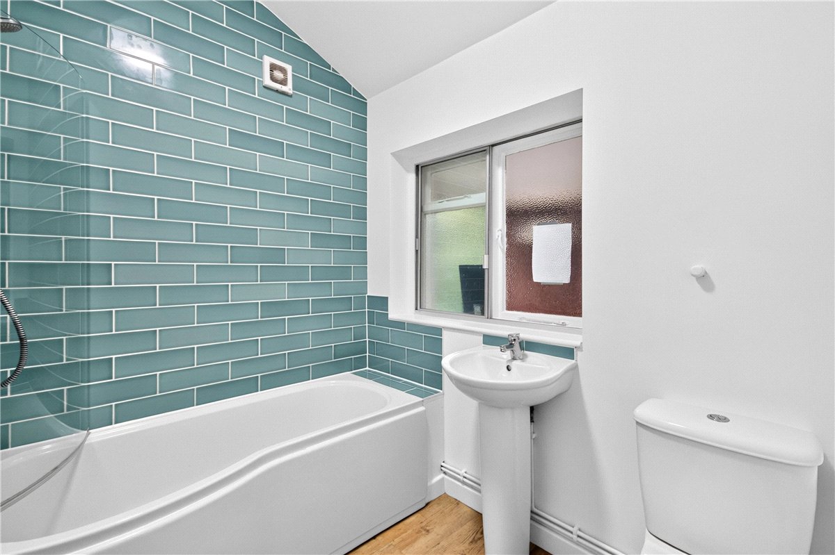 3 bedroom Bungalow, Hodgetts Lane, Burton Green, CV8 - Available, Image 3