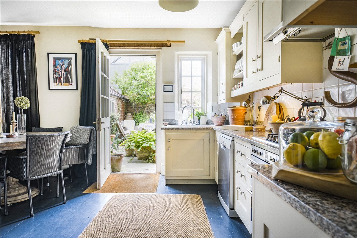 3 bedroom House, Hyde Lane, Marlborough, SN8 - Available, Image 3