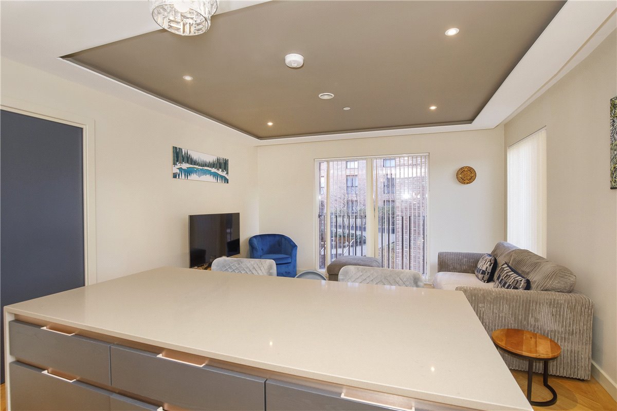 2 bedroom Flat, Toft Green, York, YO1 - Available, Image 2