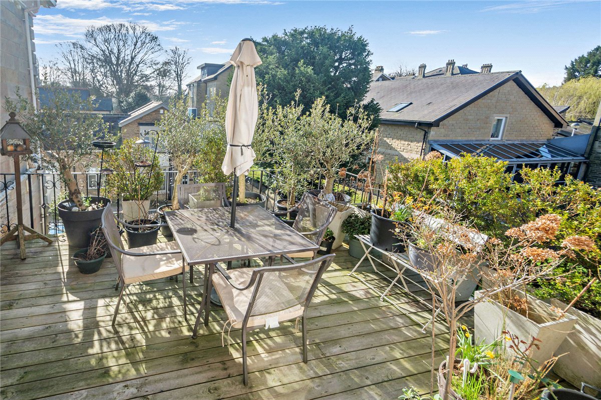 2 bedroom Flat, Otley Road, Harrogate, HG2 - Available, Image 11