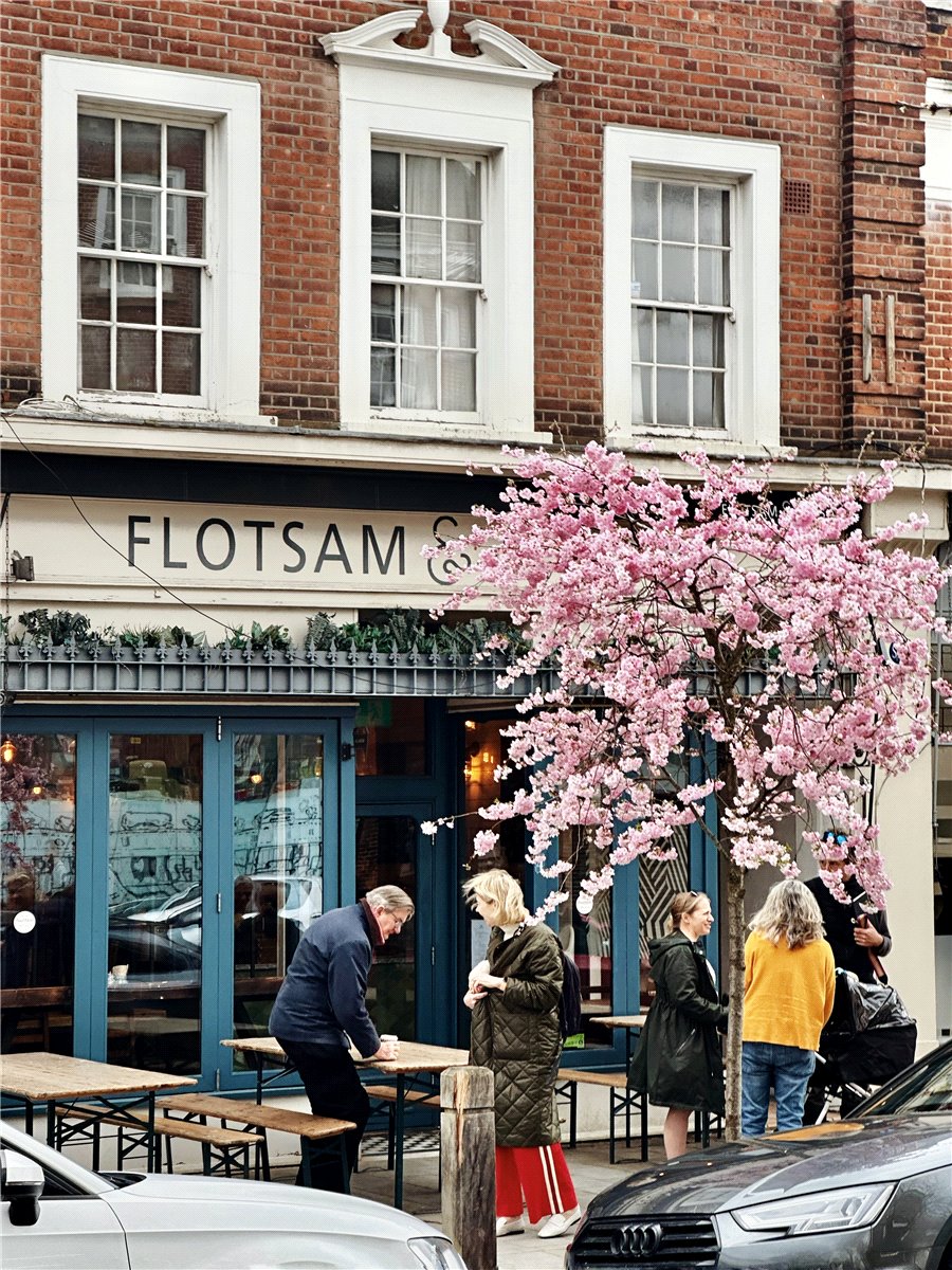 4 bedroom House, London Square Wandsworth Common, Springfield Drive, SW17 - Available, Image 2