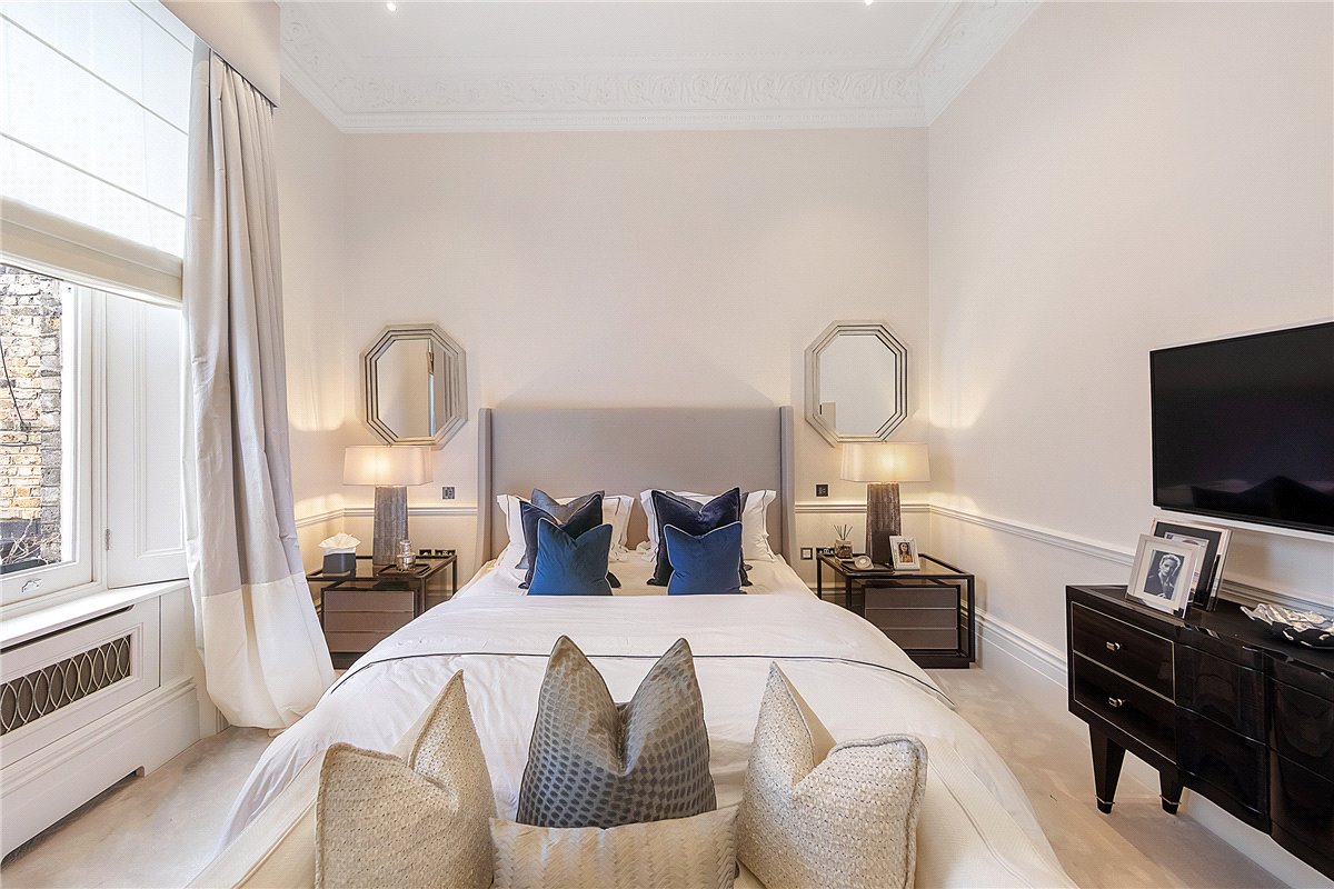 2 bedroom Flat, Ennismore Gardens, Knightsbridge, SW7 - Available, Image 4