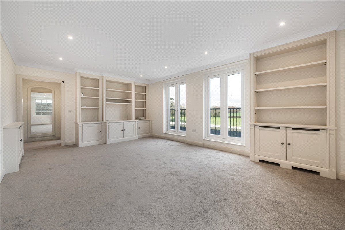 2 bedroom Flat, Ford Road, Tortington, BN18 - Available, Image 6