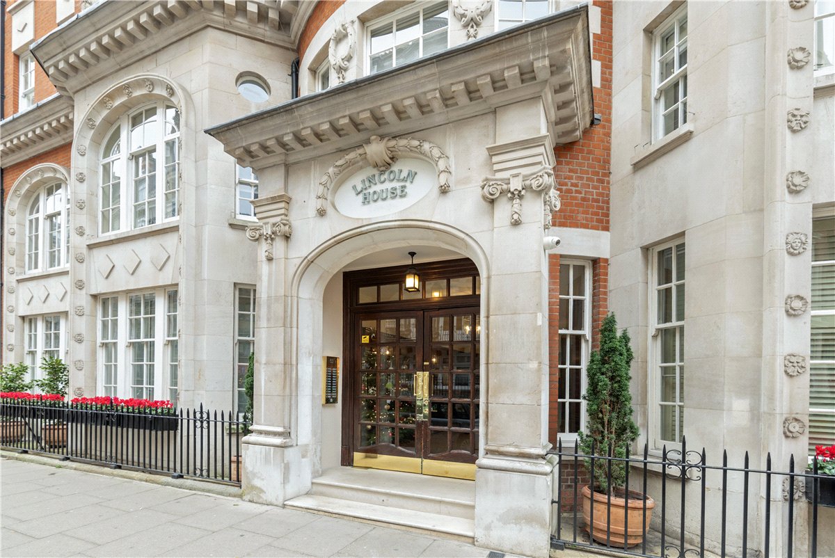 2 bedroom Flat, Lincoln House, Basil Street, SW3 - Available, Image 1