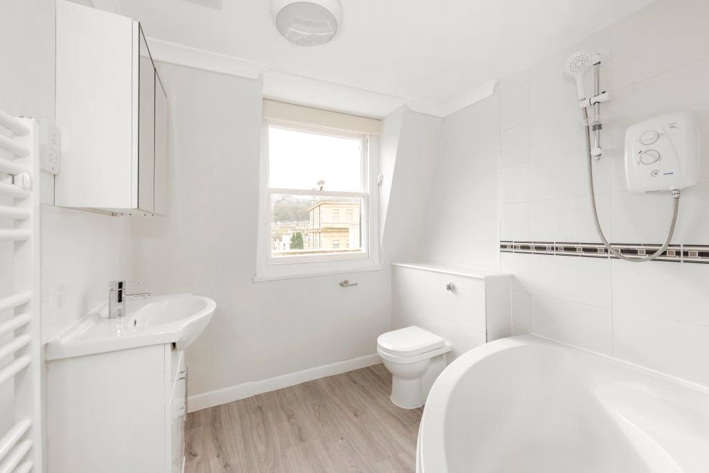 3 bedroom Flat, Bath Street, Bath, BA1 - , Image 5