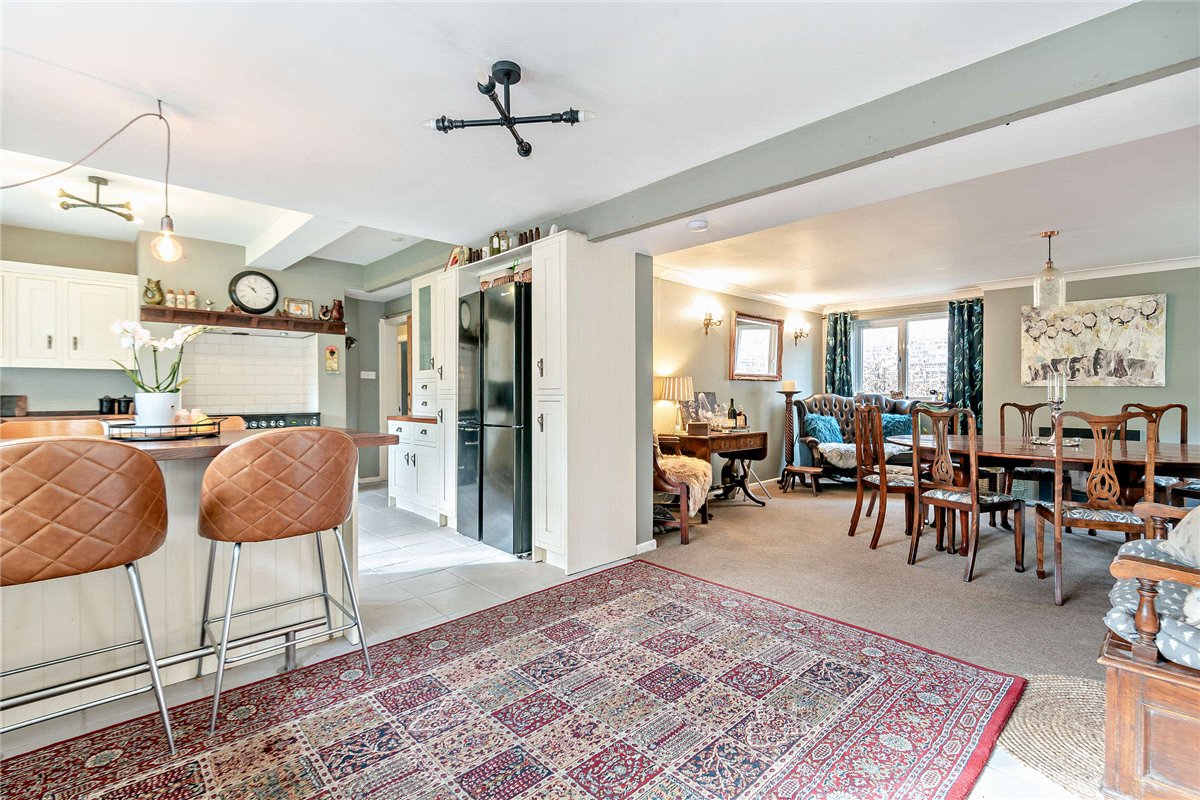 4 bedroom House, Broadlayings, Woolton Hill, RG20 - Sold, Image 12