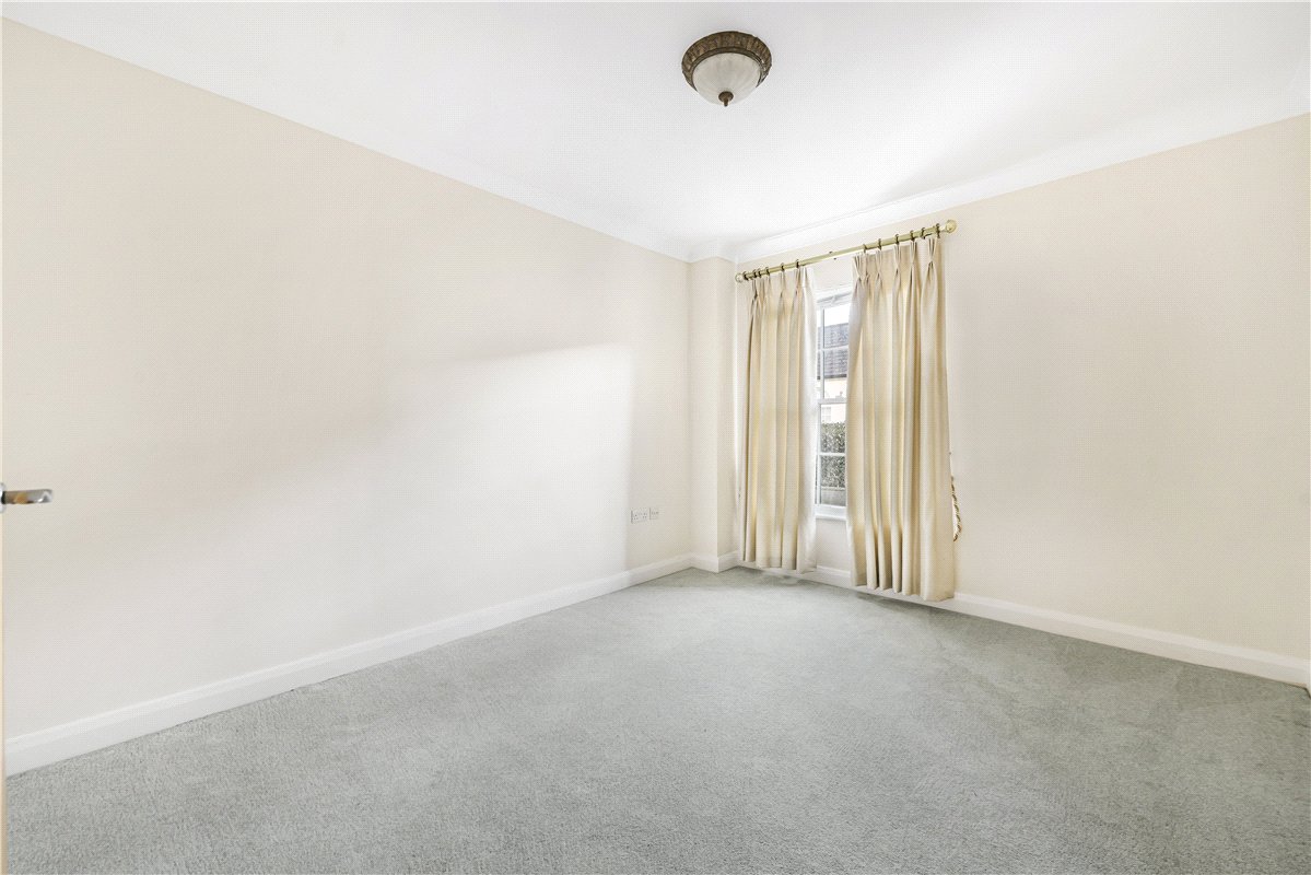 3 bedroom House, Tortington Manor, Ford Road, BN18 - Available, Image 5