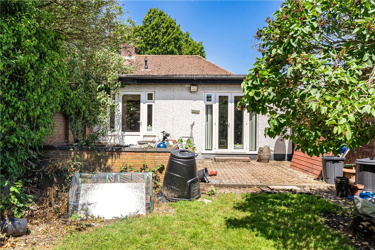 2 bedroom Bungalow, Herlwyn Avenue, Ruislip, HA4 - Available, Image 15
