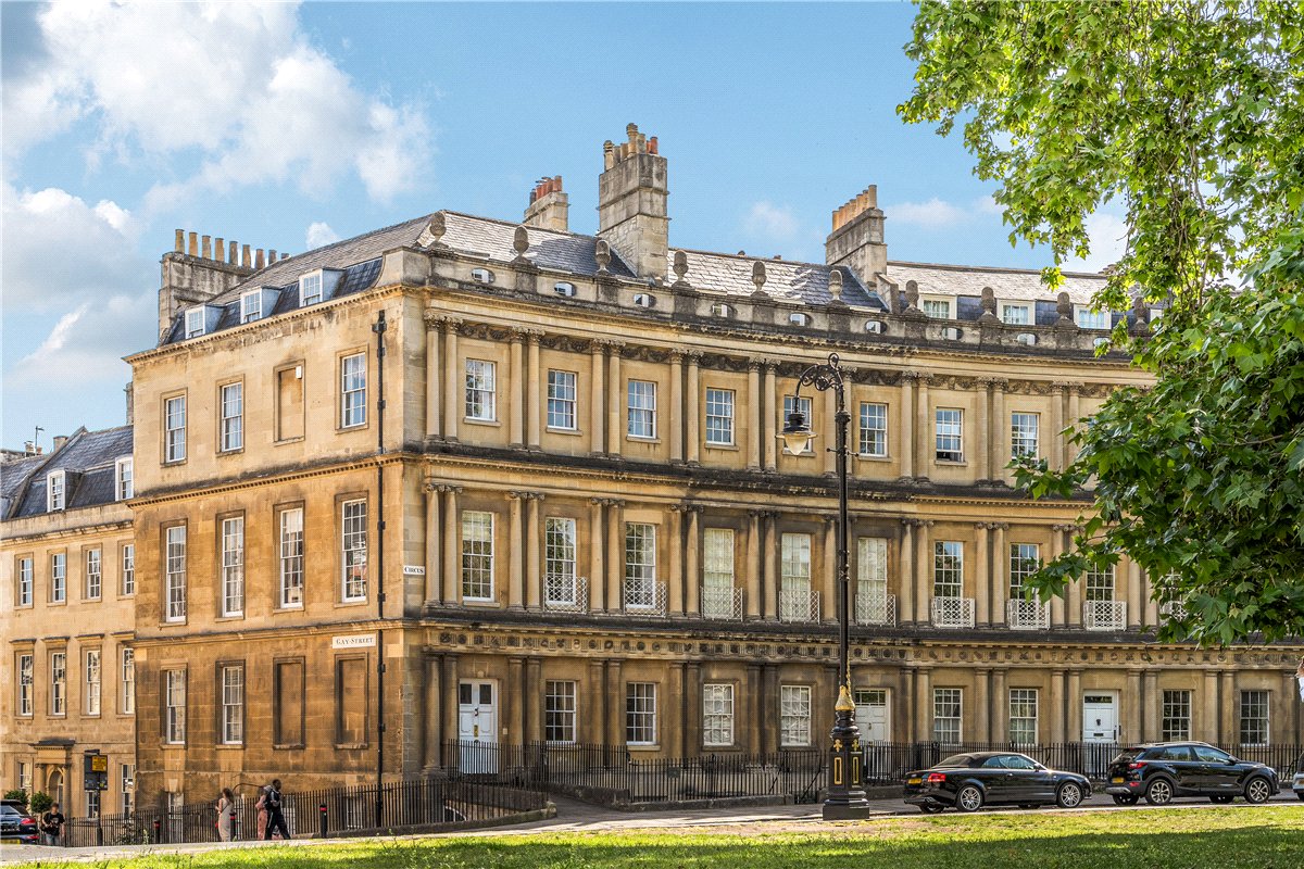 8 bedroom House, The Circus, Bath, BA1 - Available