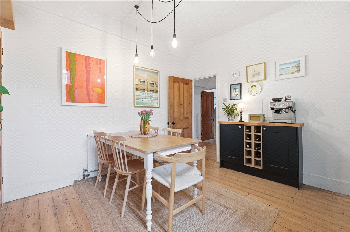 2 Bedroom Apartment/Flat's Image 3