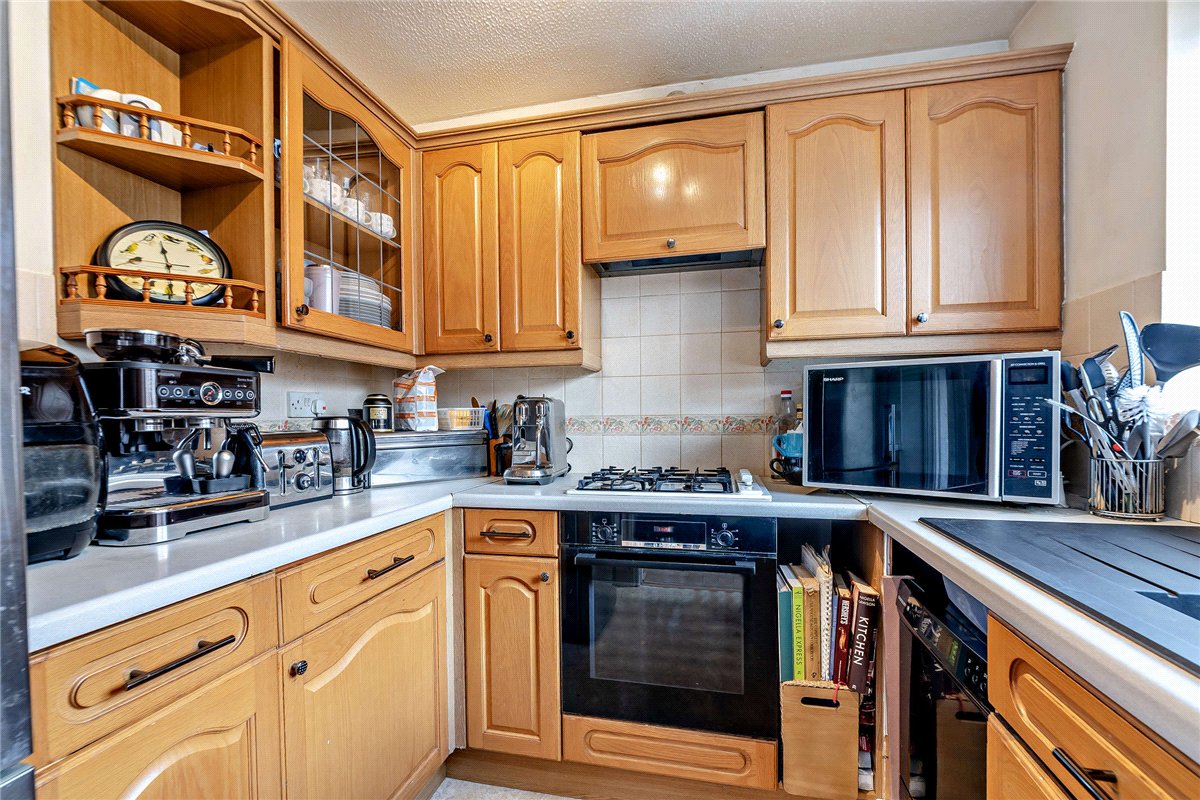 3 bedroom House, Meadowsweet Close, Thatcham, RG18 - Sold STC, Image 4