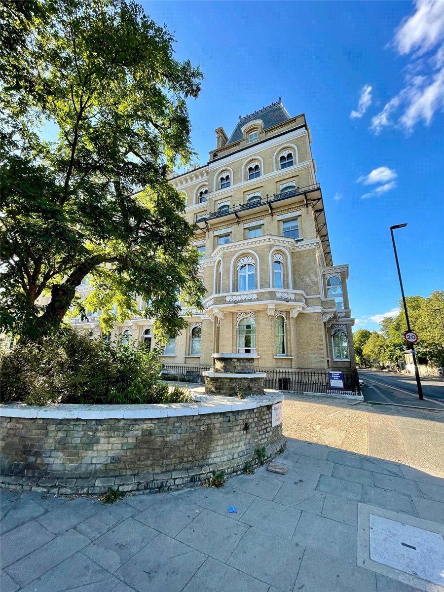 2 bedroom Flat, Clapham Common North Side, London, SW4 - Available, Image 6