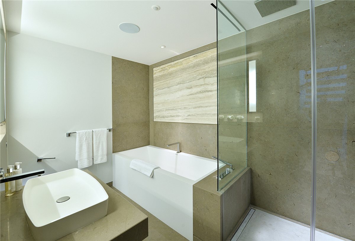 2 bedroom Flat, Duke Street, Mayfair, W1K - Available, Image 6