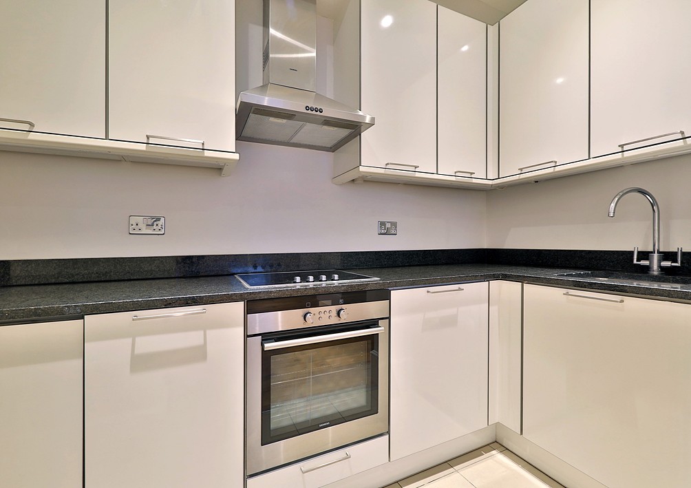 1 bedroom Flat, Manchester Street, Marylebone, W1U - Available, Image 6