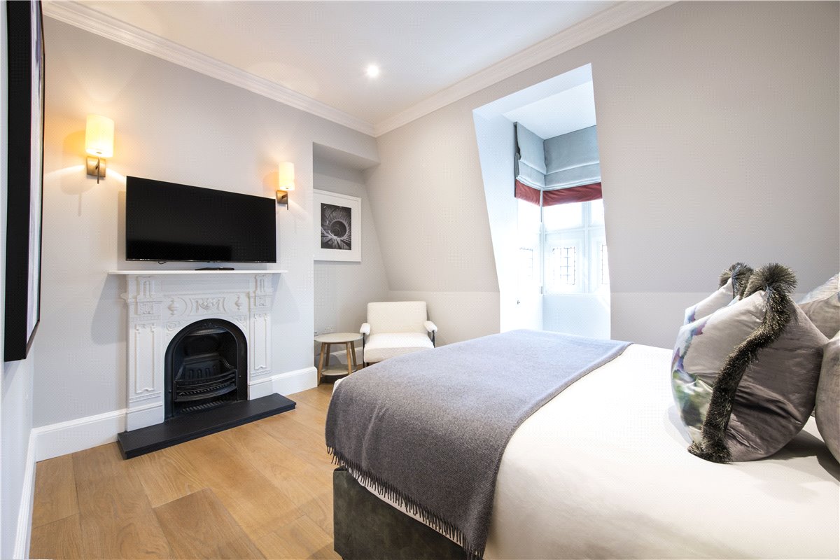 3 bedroom Flat, Duke Street, Mayfair, W1K - Available, Image 4