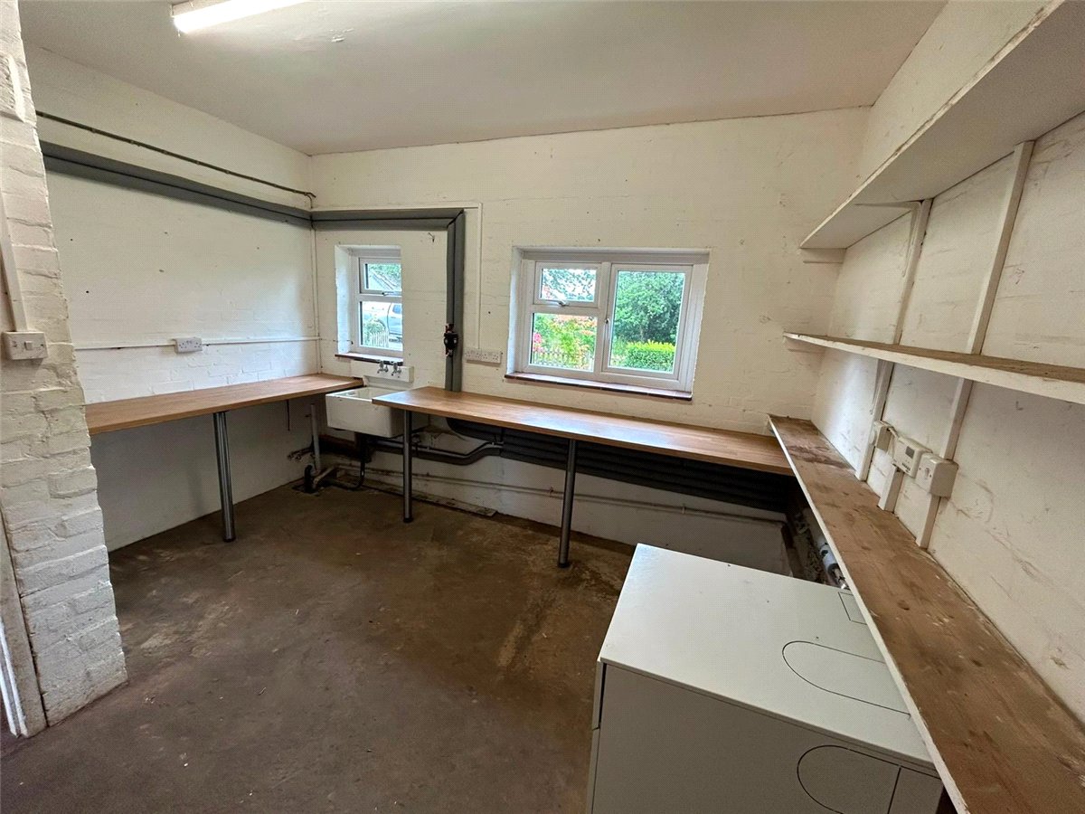 3 bedroom House, Overton Road, Ruabon, LL14 - Available, Image 5