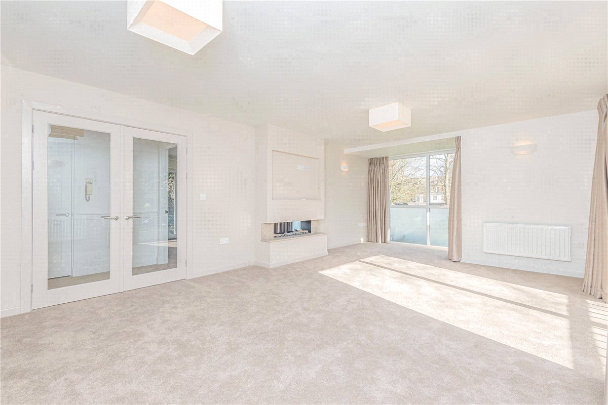 3 bedroom Flat, Esplanade Court, 2 St. Marys Walk, HG2 - Available, Image 3