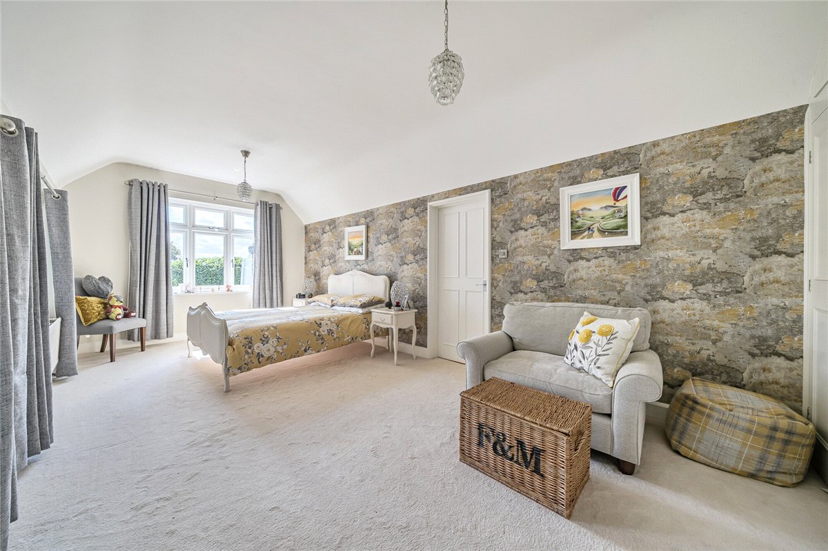 5 bedroom House, Leaze Road, Marlborough, SN8 - Available, Image 11